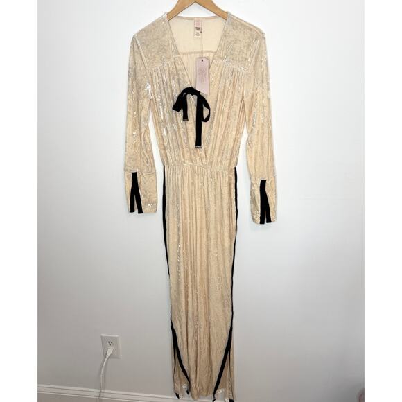 Free People We Are HAH Jump On It Velvet Jumpsuit In Almond Milk Size Large New - Picture 3 of 16